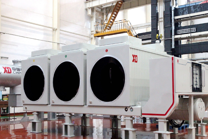 中国电气装备自主研制的国内首台百万千瓦核电机组用190千安发电机断路器成套装置