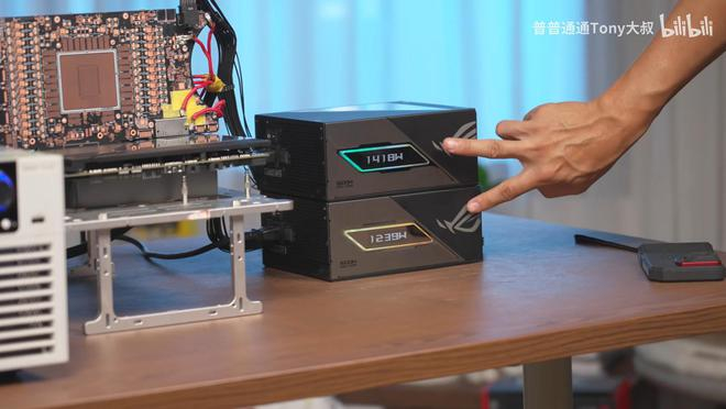 ▲ 极限双接口供电测试