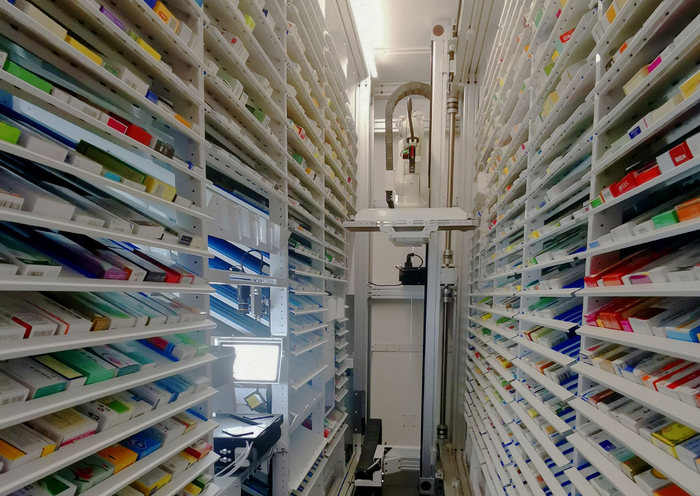 图:叮当智能拣药扫码设备运行中