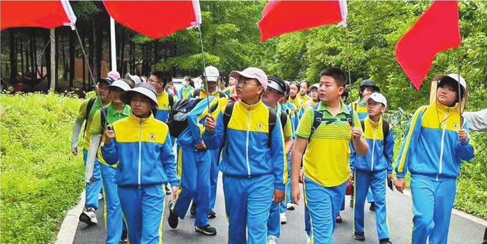         抚顺市通过开展各类研学活动，让孩子们在探索中收获成长。