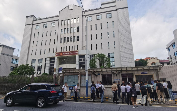庭审吸引了不少律师和媒体关注 图片来源：每经记者 吴泽鹏 摄