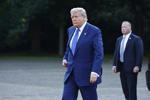 △特朗普在荷兰海牙