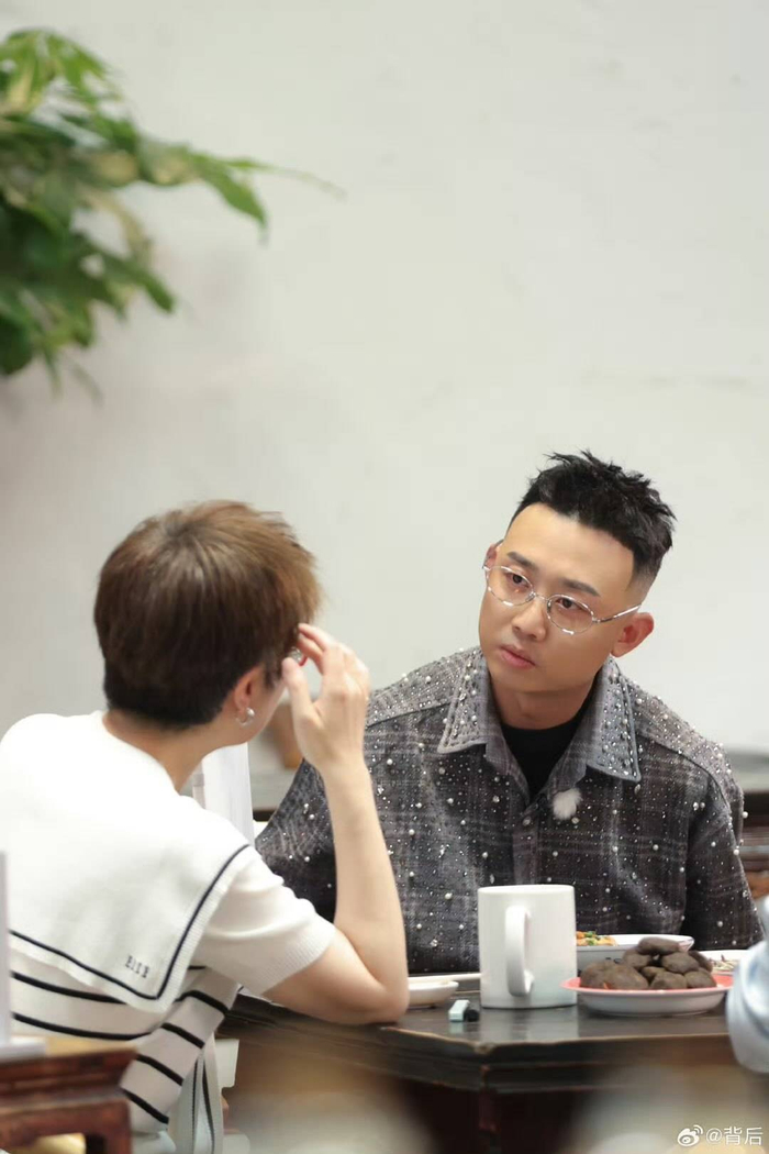 GAI周延与张泉灵对谈 图据节目组