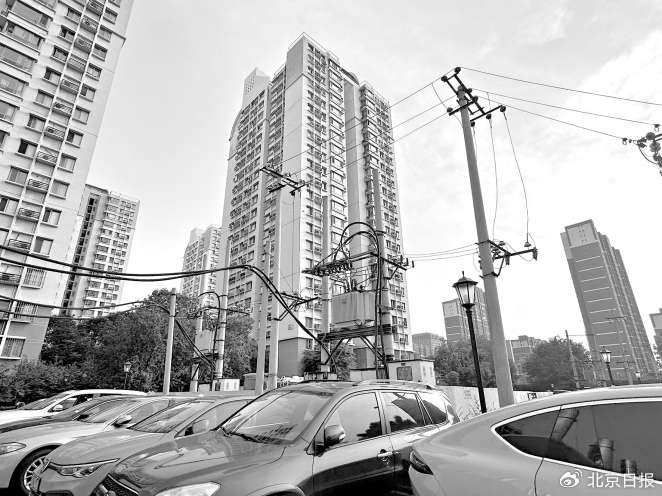 逸成东苑小区老旧的临电设施