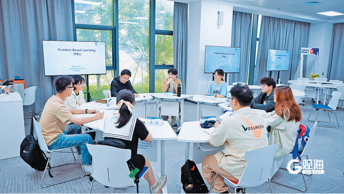 康复大学坚持小班化教学。