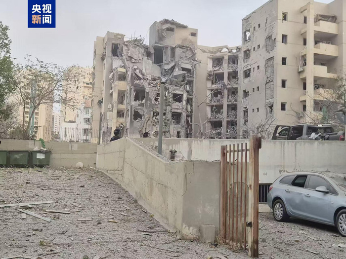 △当地时间24日，以色列南部贝尔谢巴遭袭