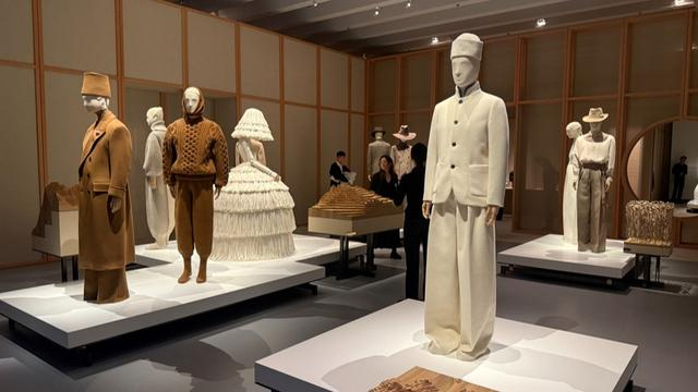 百年意大利奢侈品牌诺悠翩雅（Loro Piana），将其创立以来的‌首个‌品牌展览献礼上海。叶宇摄