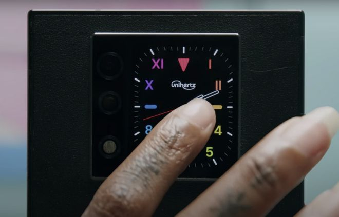 ▲ Titan 2 副屏. 图片来自：Unihertz