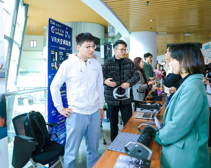 图为南山区搭建线下平台，为企业提供产品、市场及金融资源对接服务。（资料图片）