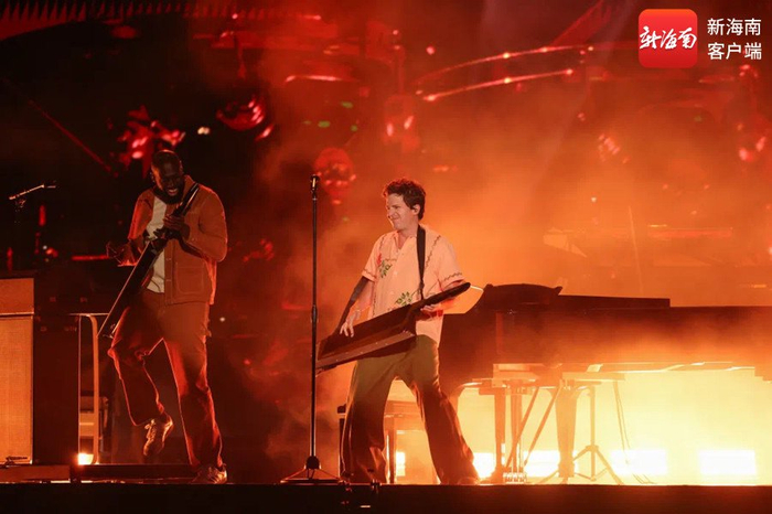 查理·普斯（Charlie Puth）巡回演唱会亚洲首站——海口站在海口五源河体育场火热开唱。张万里 摄