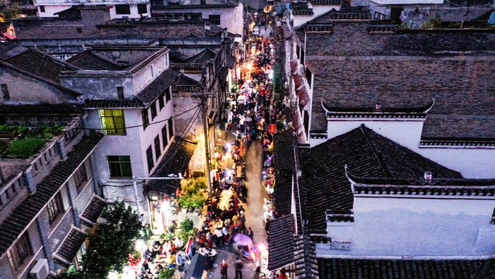 ▲龙溪烟火气（新晃县委宣传部供图）