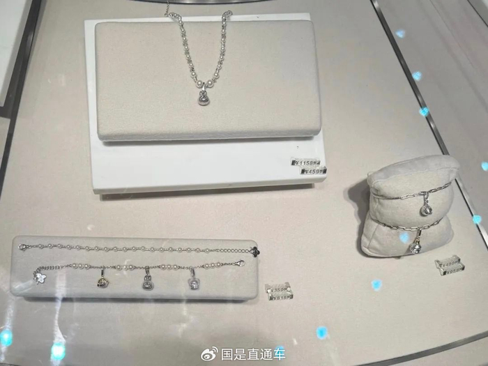  IP形象可随意搭配的手链 图/王涵艺 摄