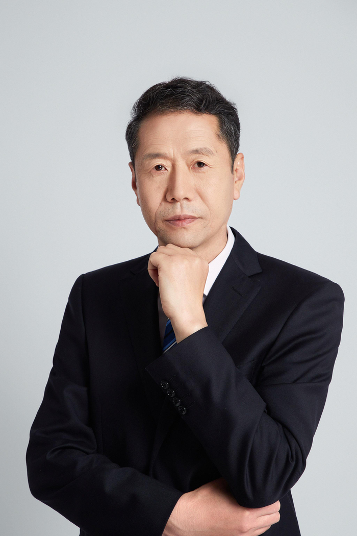 图为：极电光能联合创始人、总裁于振瑞