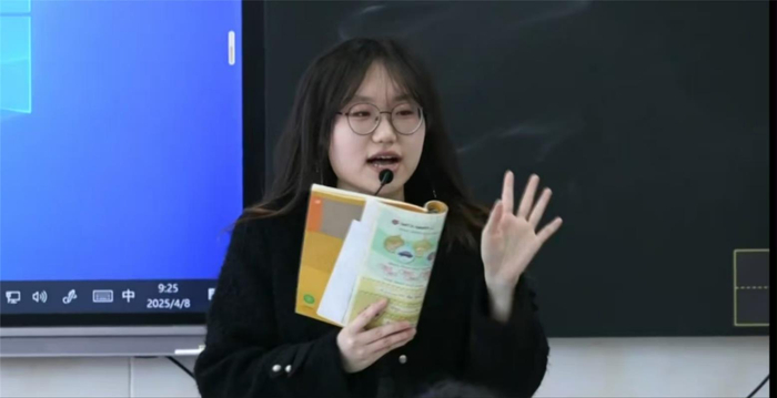 　　徐梓萌正在授课。（资料图）