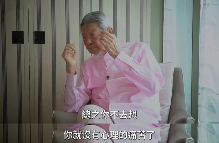 在晚年，蔡澜不再如壮年时那般十足沉浸在“色香味”“平靓正”的美食之道，而是开始在网络上为对生死大事未曾看开的网友“解惑”，用智慧、幽默甚至辛辣来解开“活不明白”的网友。