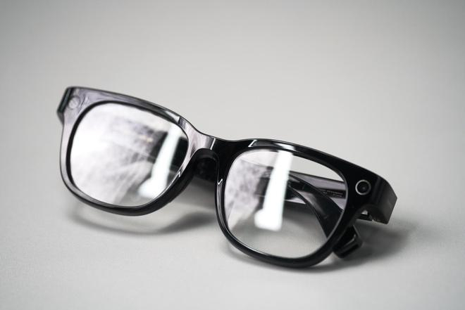 小米 AI 眼镜，图/雷科技