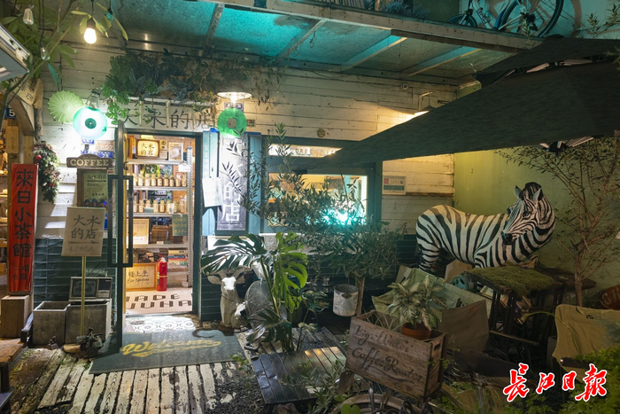 大水的店是昙华林最早的咖啡馆，网红打卡点之一。记者胡冬冬 摄