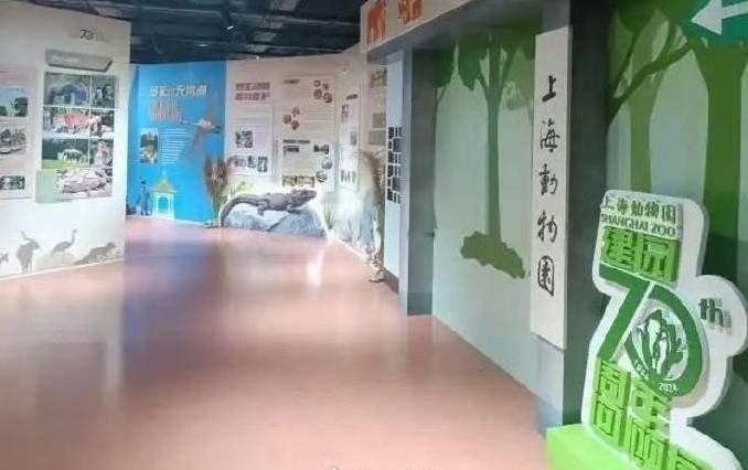 事发展厅，展品多数为纸质
