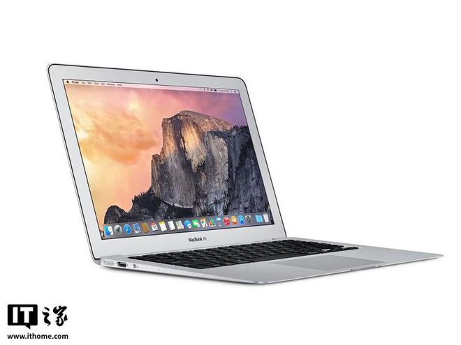 ▲MacBook Air（11 英寸，2015 年初）