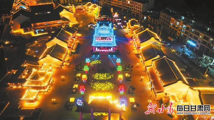武都区万象大景区万象街区夜景。新甘肃·甘肃日报记者 王煜宇