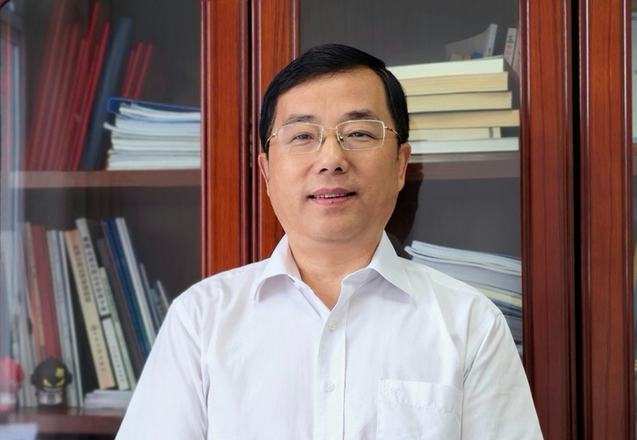 长沙理工大学智能交通与现代物流研究院院长、教授 卢毅