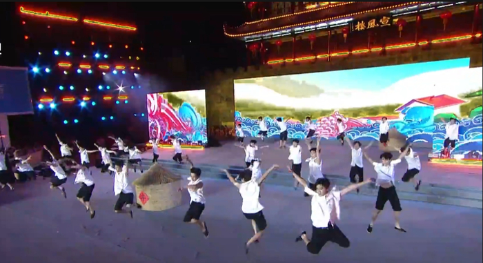▲开幕式上的文艺表演。