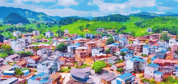 丘北县布宜村一景。