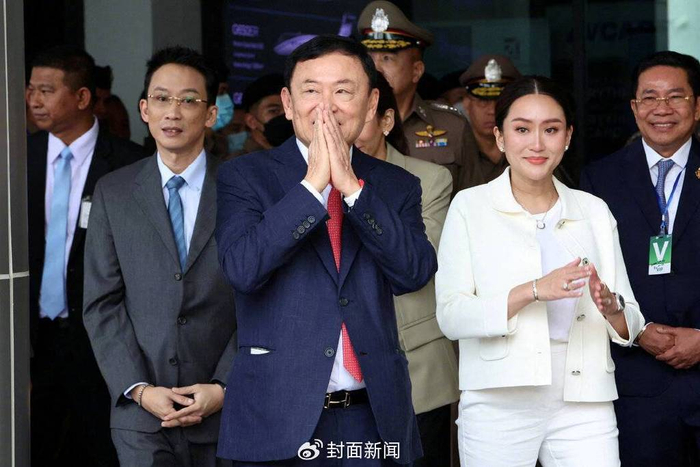 他信、佩通坦父女