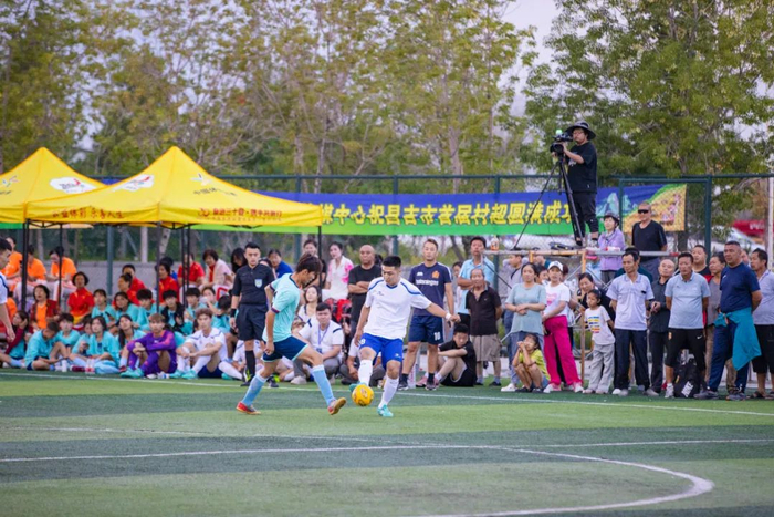 图为2024年昌吉市第一届乡村足球联赛暨昌吉市首届“