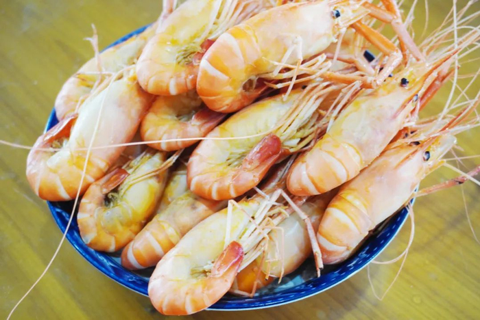 煮熟的罗氏沼虾。姚瑶 摄