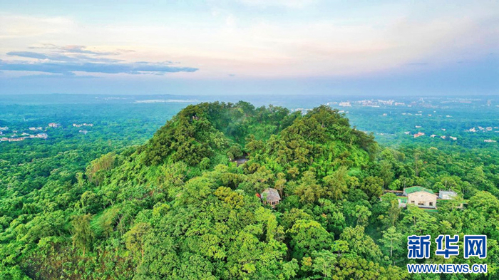 海口火山口公园风炉岭火山。新华网发