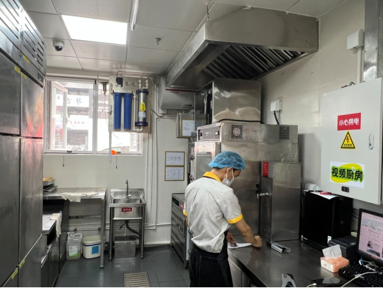 “视频厨房”让消费者看得见，更放心