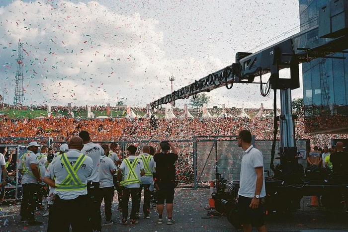 《F1：狂飙飞车》剧照