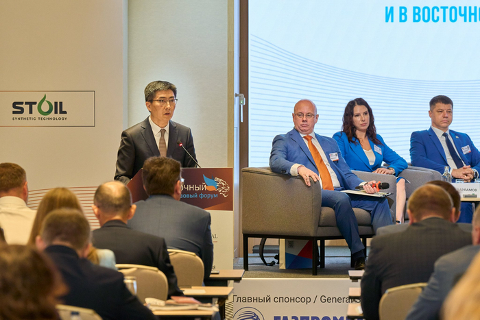 中国驻符拉迪沃斯托克代总领事王军在论坛致辞 郭飞洲摄