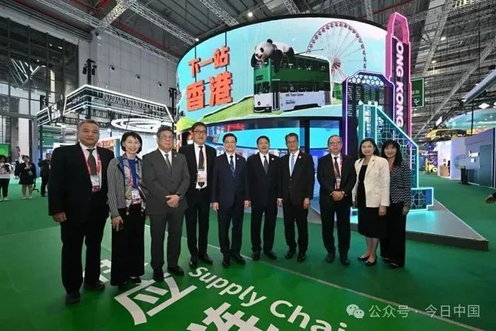 2024年11月5日，李家超在上海参观第七届中国国际进口博览会