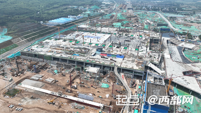 建设中的西安东站全景