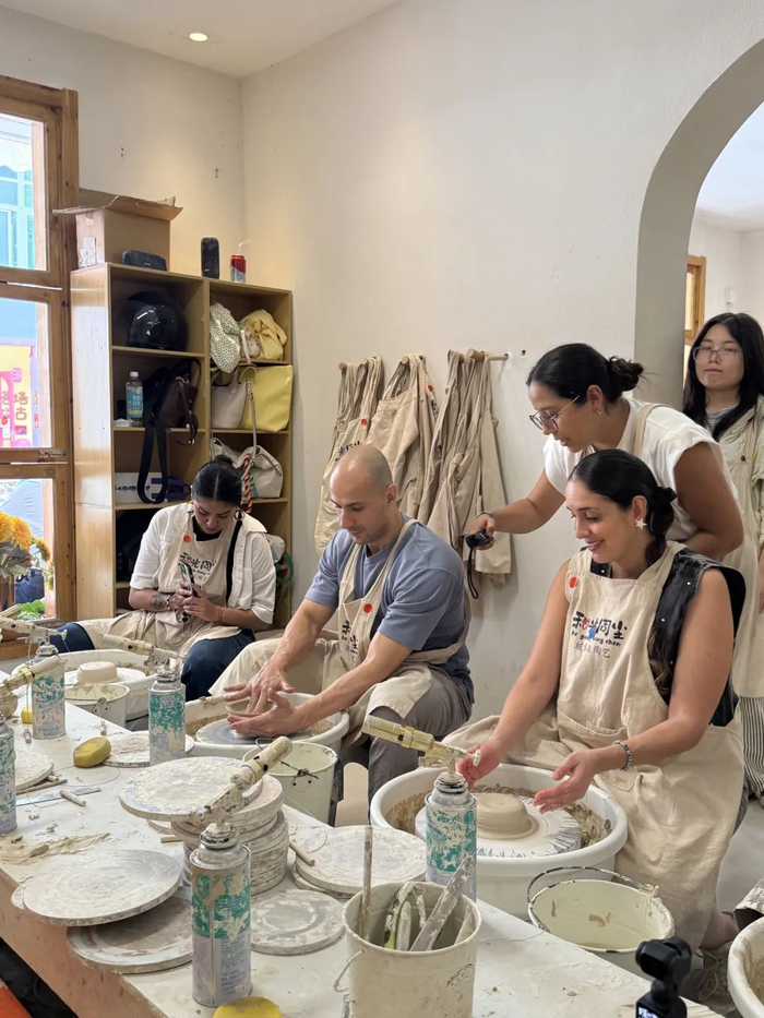 携程“TripMates”旅行搭子在景德镇体验制陶
