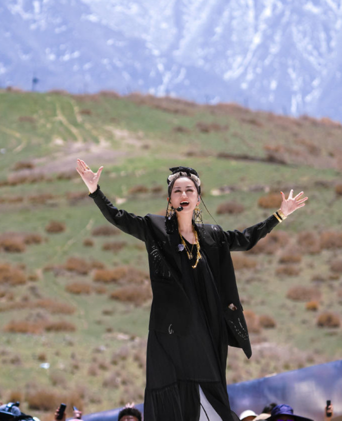 者来女 图据其微博