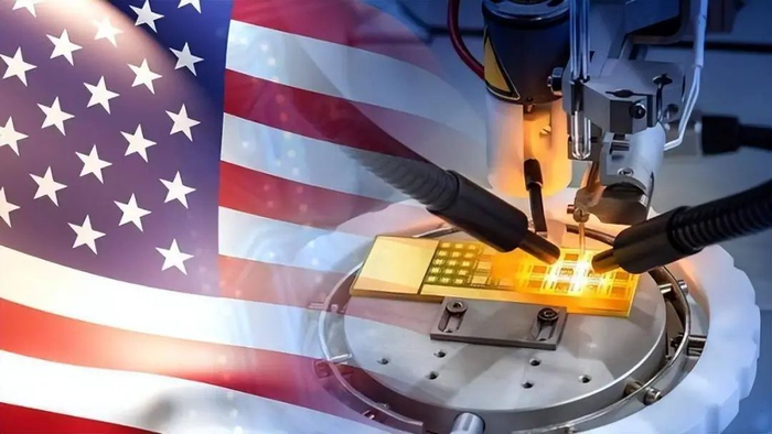 现行的芯片法案由美国前总统拜登于2022年8月9日签署成为立法，其中明确规定，此后五年内，美国联邦政府应为美国