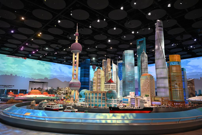 　　图为7月2日拍摄的上海乐高乐园“室内迷你天地”。新华社记者 陈爱平 摄