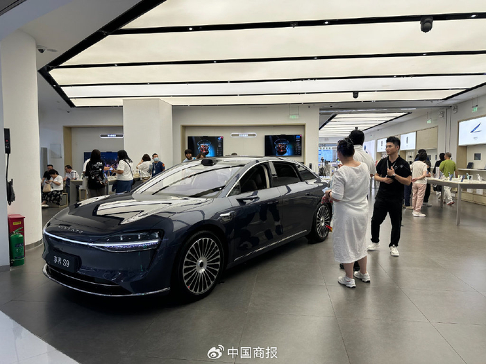 2025年上半年，各大汽车品牌呈现出差异化的竞争格局。