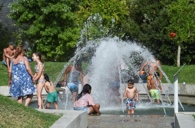 西班牙从6月28日开始迎来今夏新一轮热浪。图片来源：新华社发 古斯塔沃·巴连特摄