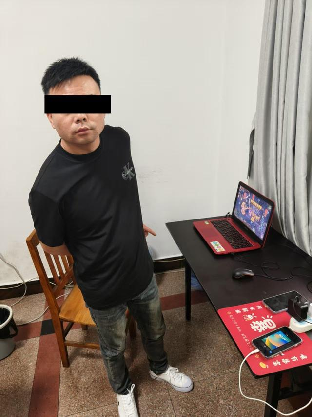 抓捕现场（警方供图）