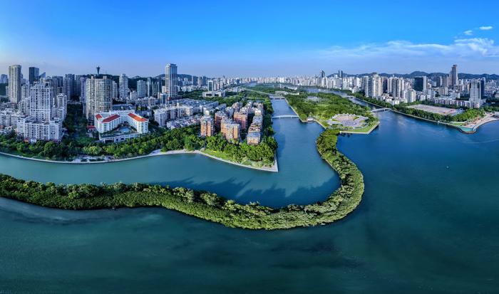 这是2024年9月3日拍摄的厦门筼筜湖和周边城市生态景观(无人机照片)。新华社记者 魏培全 摄