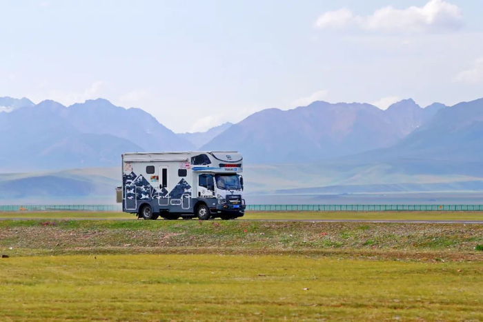 新疆房车自驾 中国旅游报记者 陈晨 摄