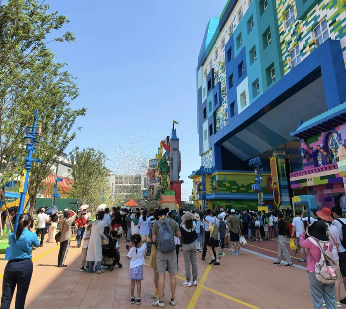 上海乐高园区开园首日，受访者供图