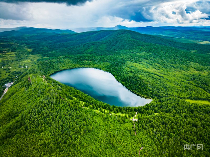阿尔山驼峰岭天池（央广网发  阿尔山市委宣传部供图）