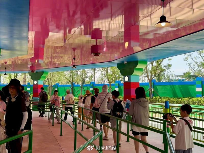 7月5日，乐高乐园降温喷雾已开启。新京报贝壳财经记者俞金旻 摄