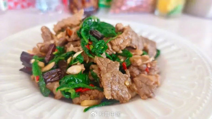 薄荷凉拌牛肉 图源：钟艳平拍摄
