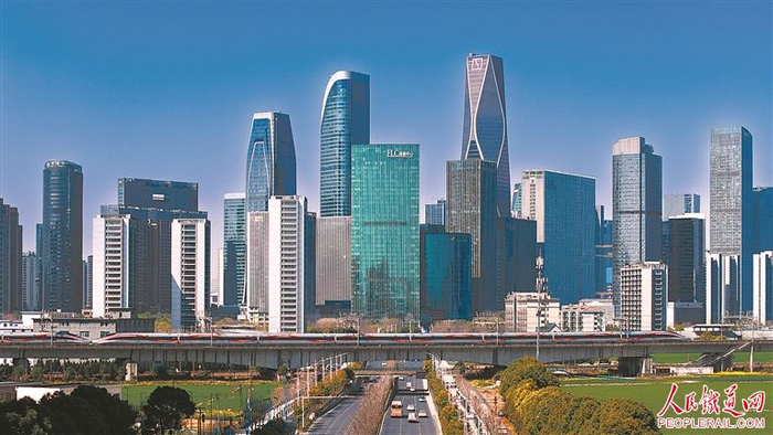 服务都市圈同城生活。张卫国 摄